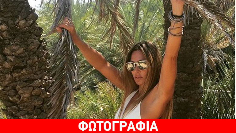 Το λευκό ολόσωμο μαγιό της Πετρουλάκη που θα λατρέψετε